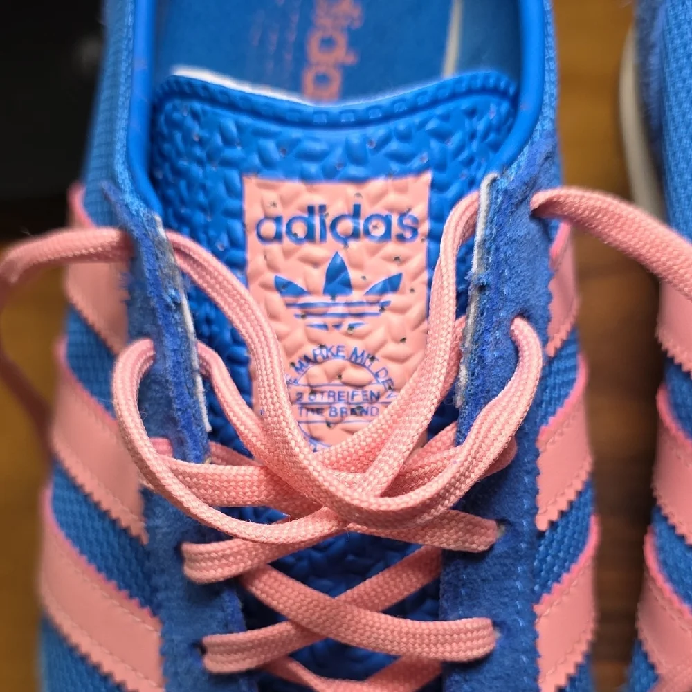adidas Women’s Blue and Pink Sneakers